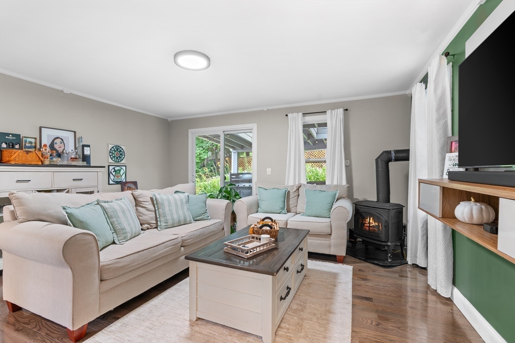 11 Heroult Rd