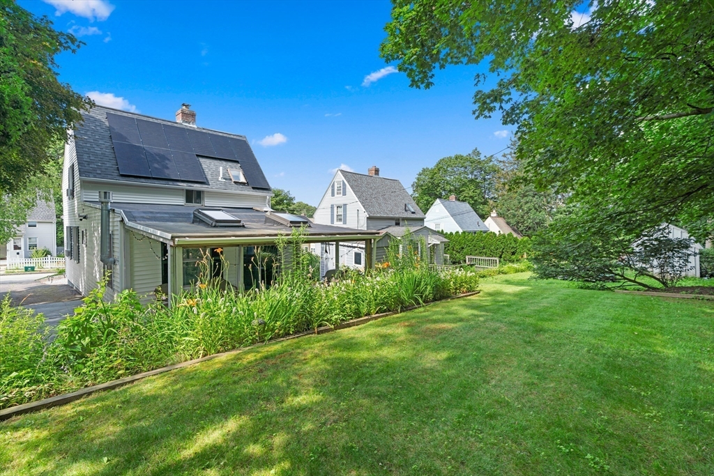 11 Heroult Rd