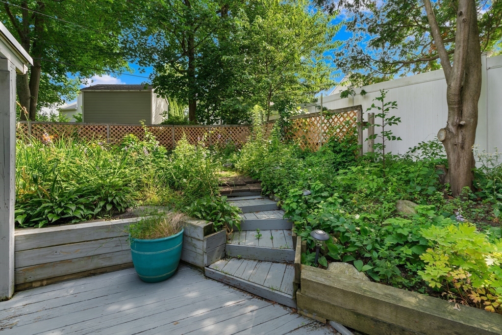 11 Heroult Rd