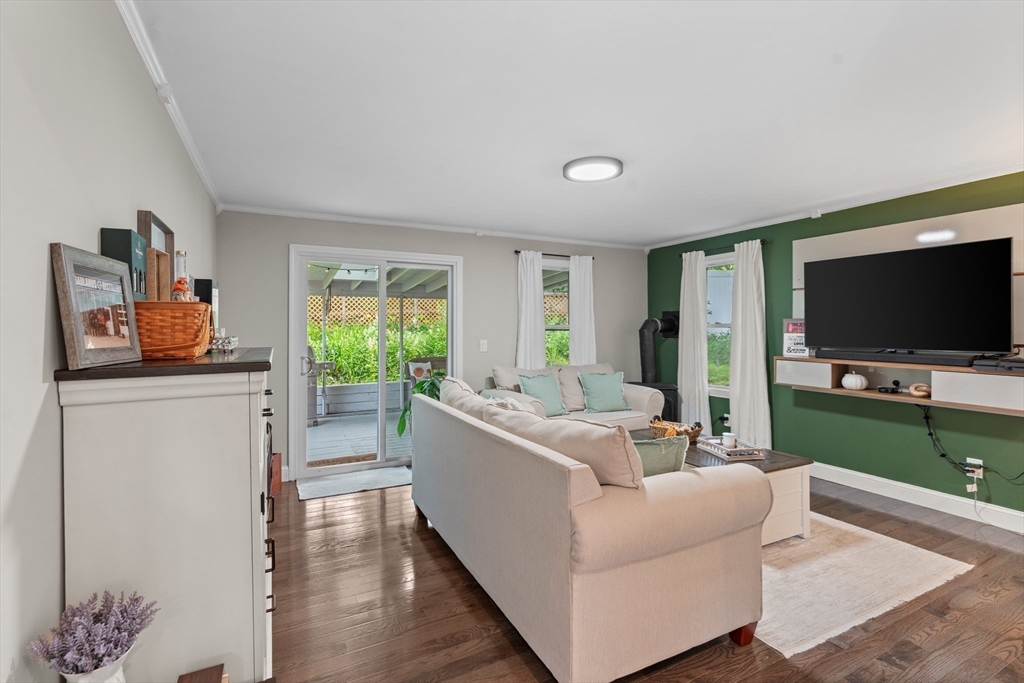11 Heroult Rd