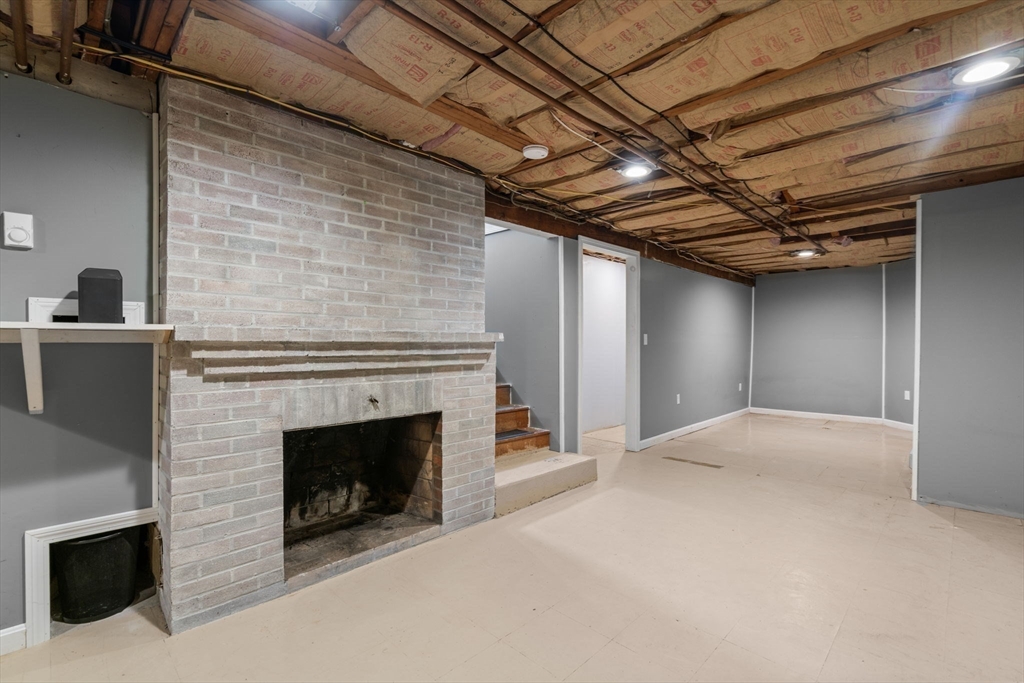 54 Pine Ridge Dr, Franklin