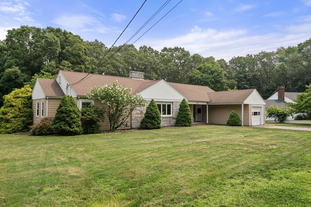 54 Pine Ridge Dr, Franklin