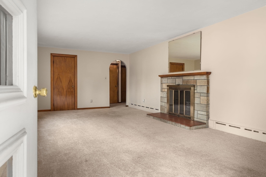 54 Pine Ridge Dr, Franklin