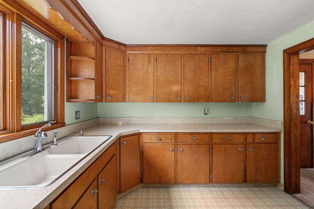 54 Pine Ridge Dr, Franklin