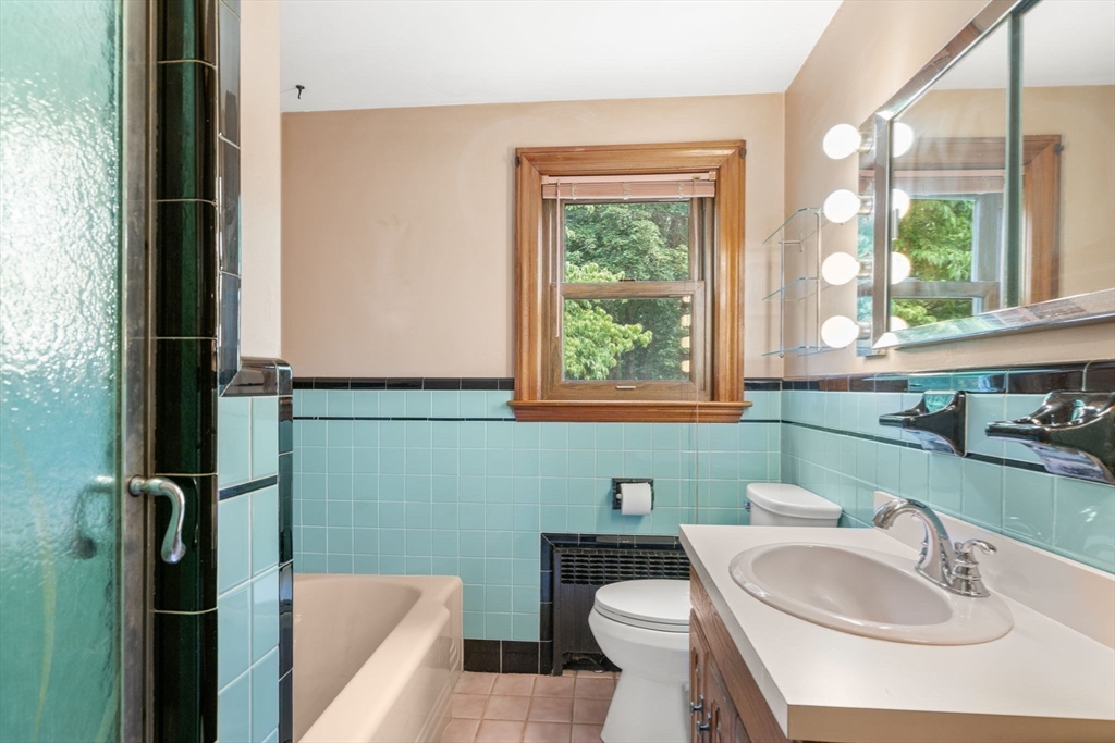 54 Pine Ridge Dr, Franklin