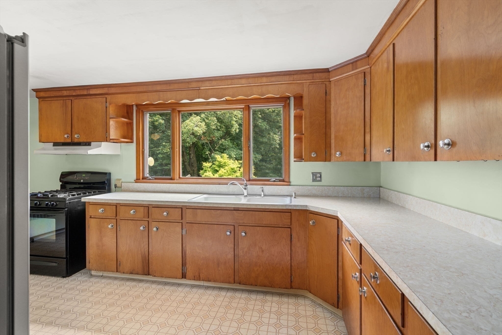 54 Pine Ridge Dr, Franklin