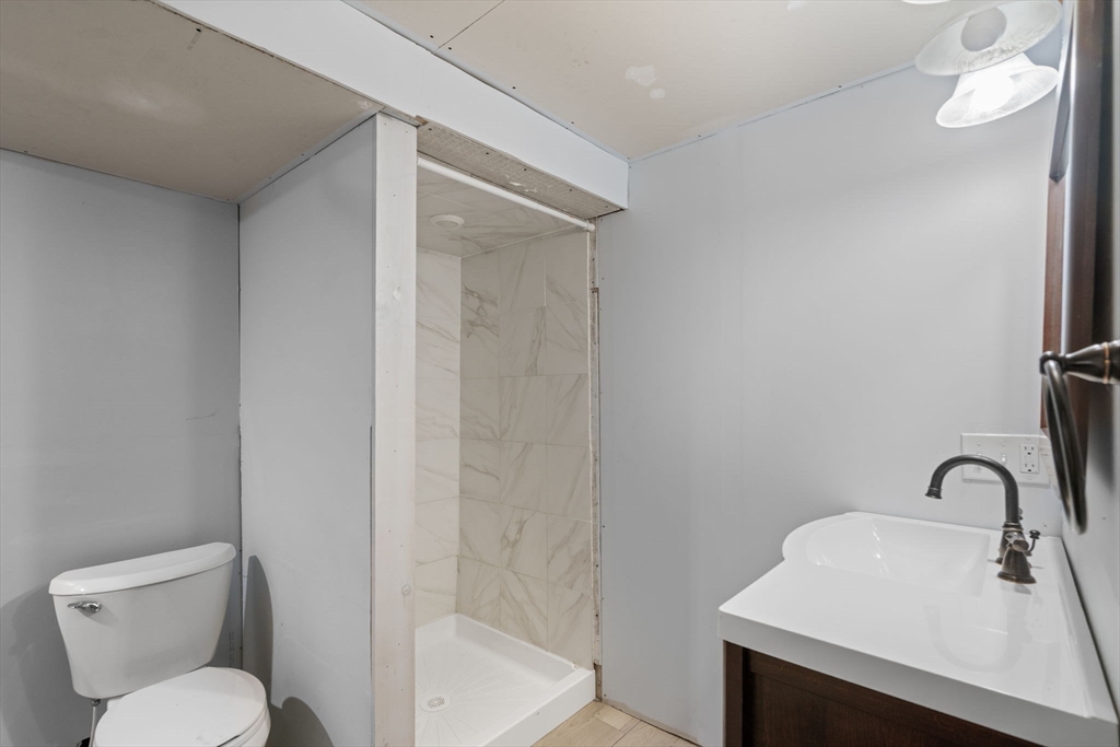 54 Pine Ridge Dr, Franklin