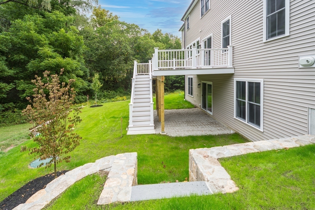 94 Woodland St