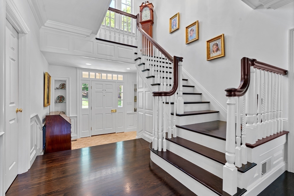 26 Longmeadow Dr