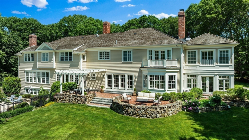26 Longmeadow Dr