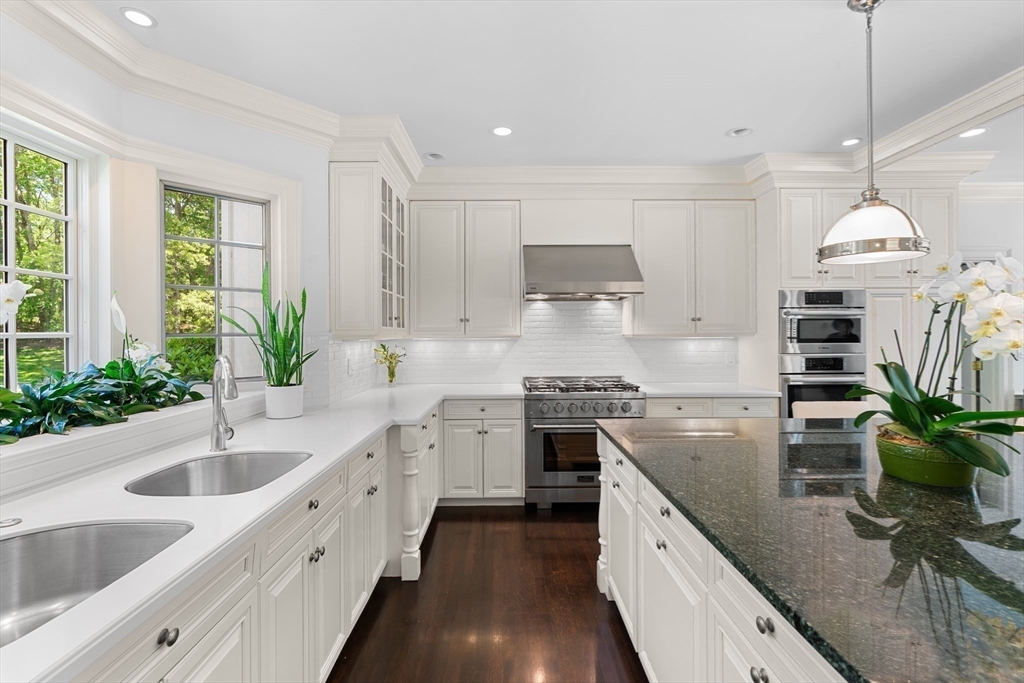 26 Longmeadow Dr