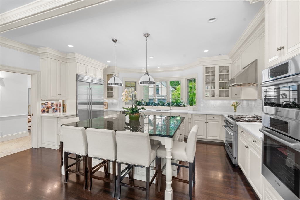 26 Longmeadow Dr