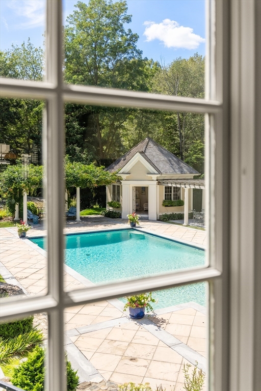 26 Longmeadow Dr