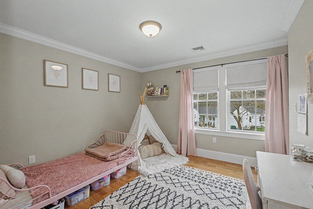 16 Forest Rd