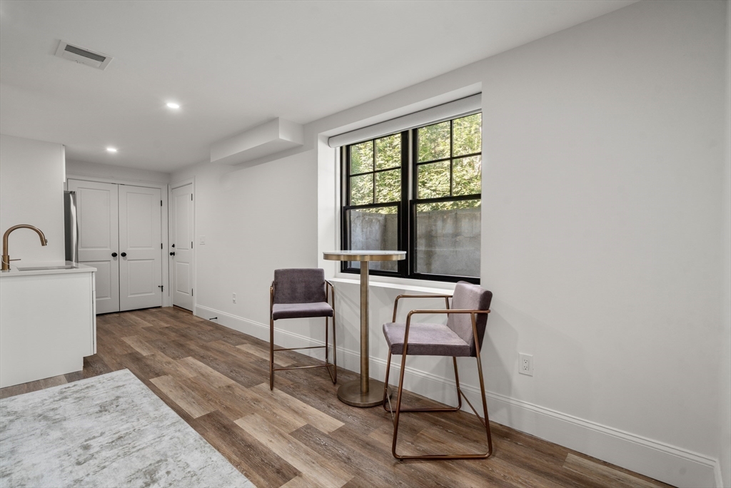 7 Massasoit Street