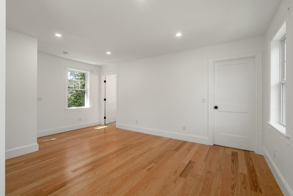 92 Pond Street