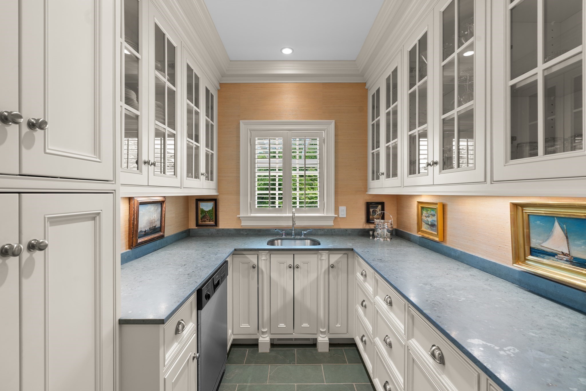 26 Longmeadow Drive