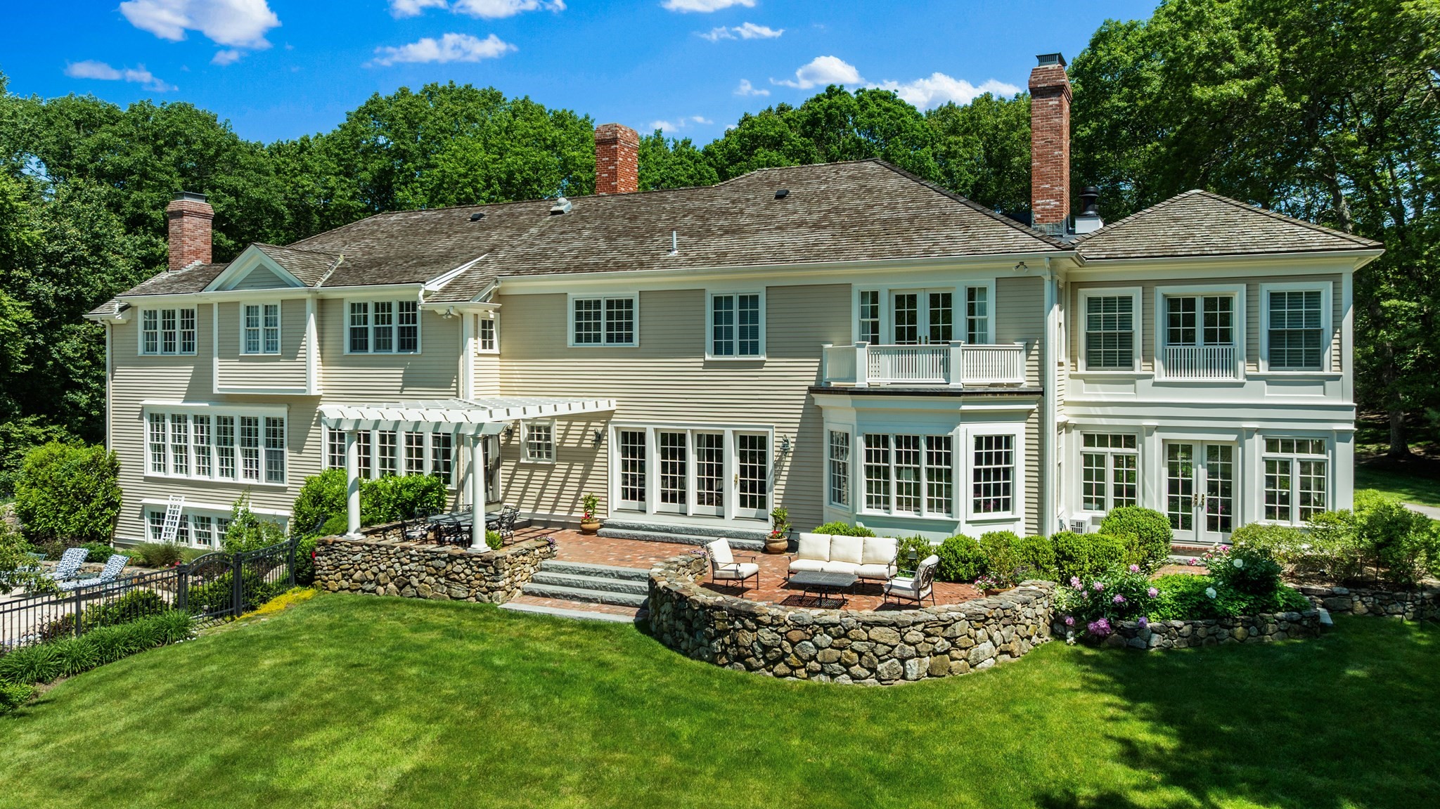 26 Longmeadow Drive