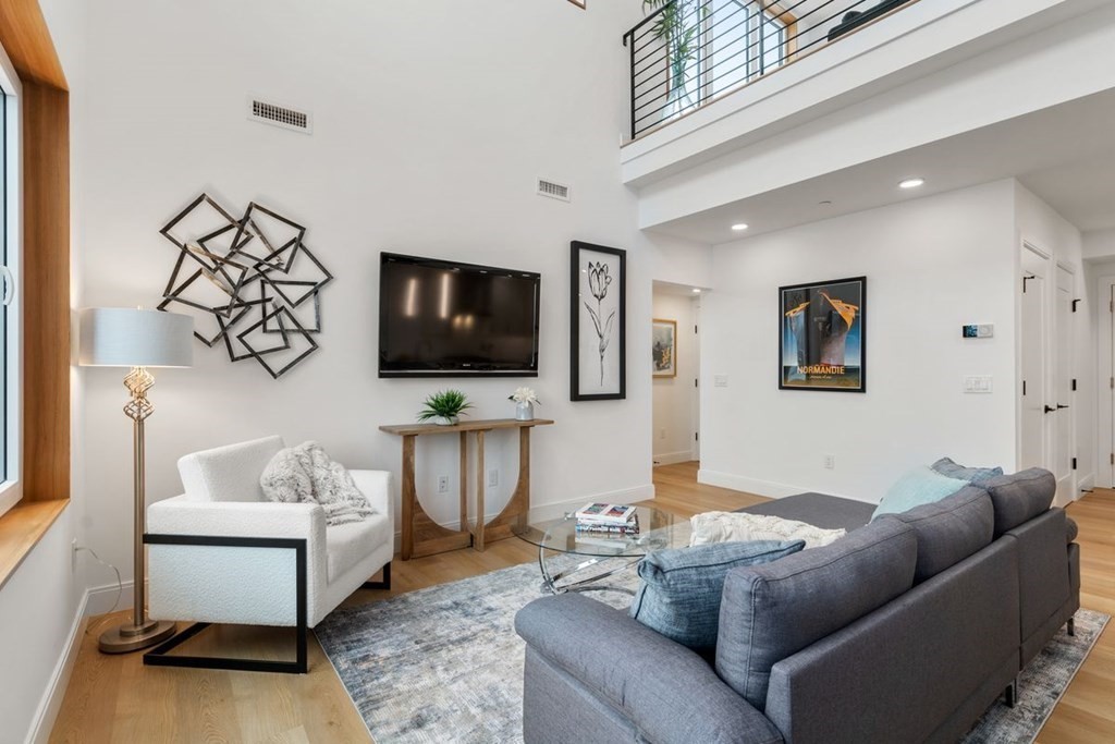 3171 Washington Street Unit: 304