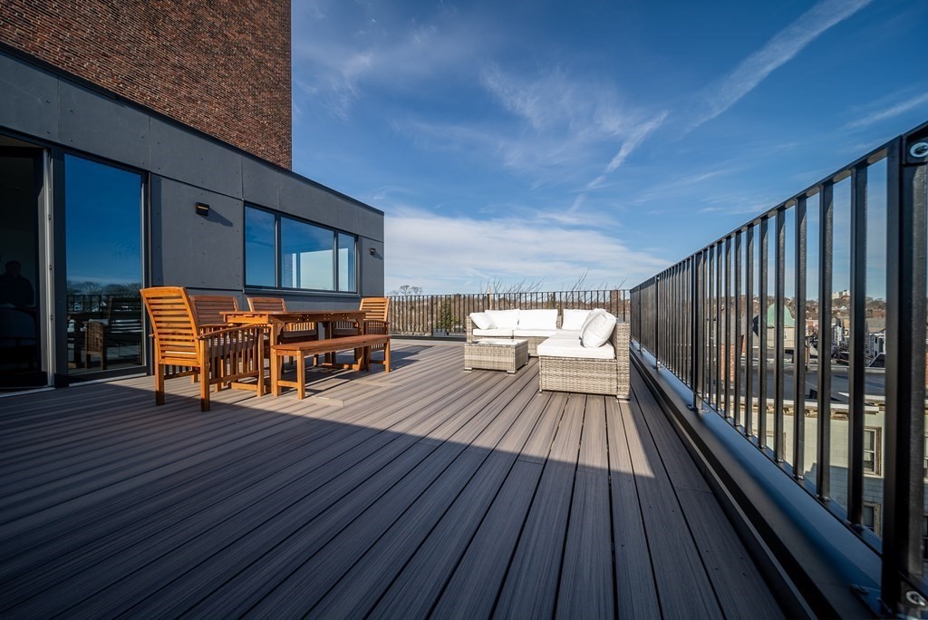 3171 Washington Street Unit: 304