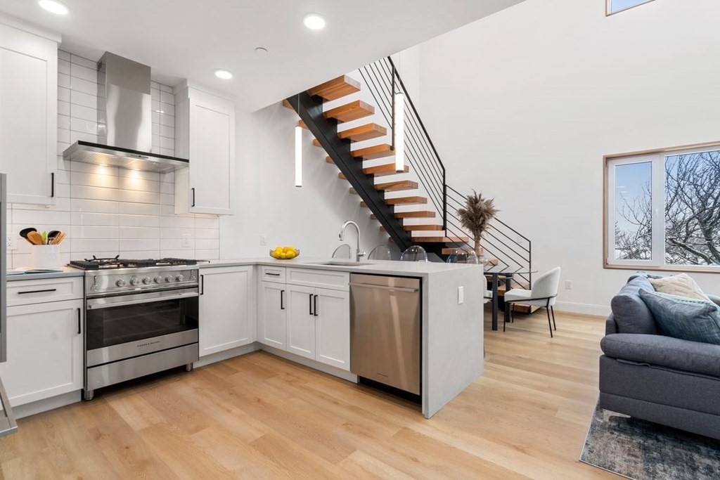 3171 Washington Street Unit: 304