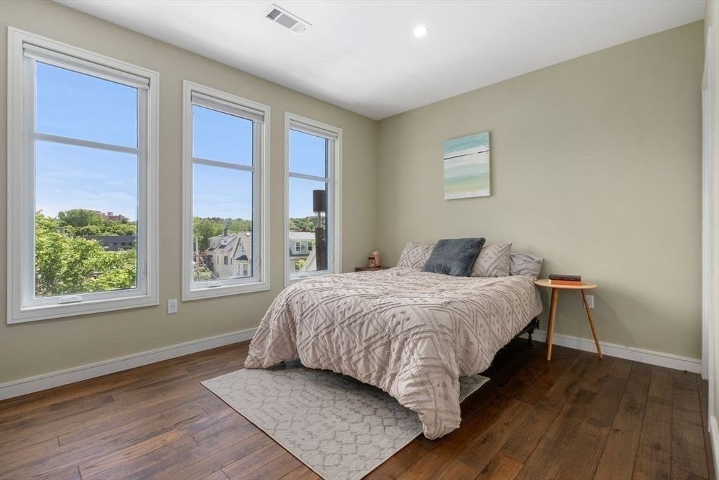 45 Burnett Street # 301