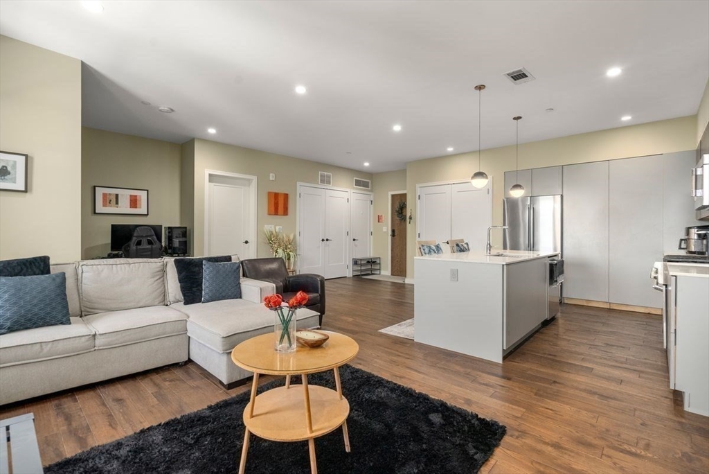 45 Burnett Street # 301