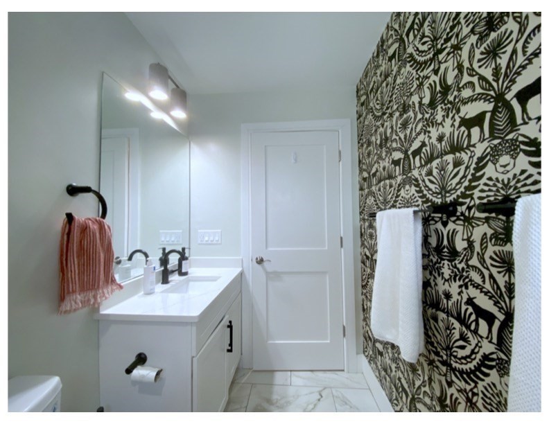 650 Hyde Park Avenue # 2L