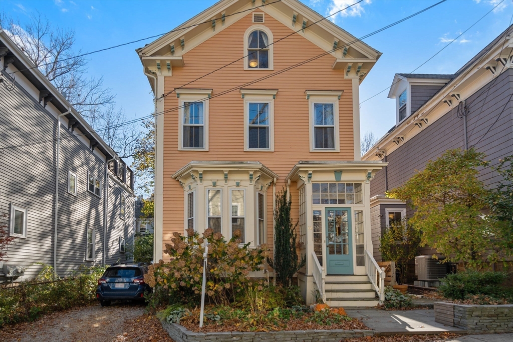 12 Hubbard St