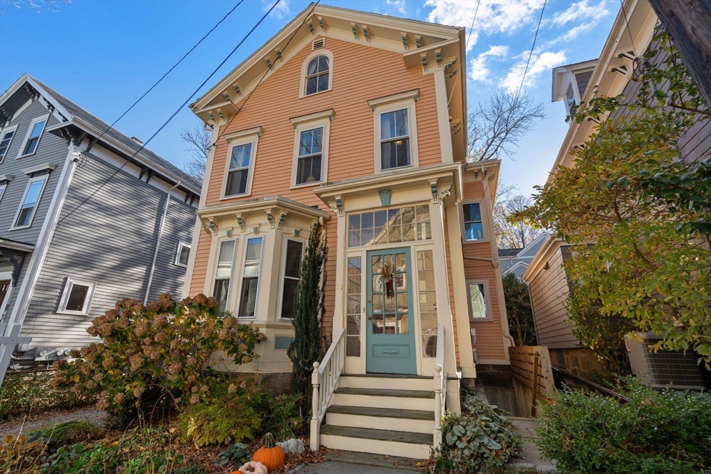 12 Hubbard St
