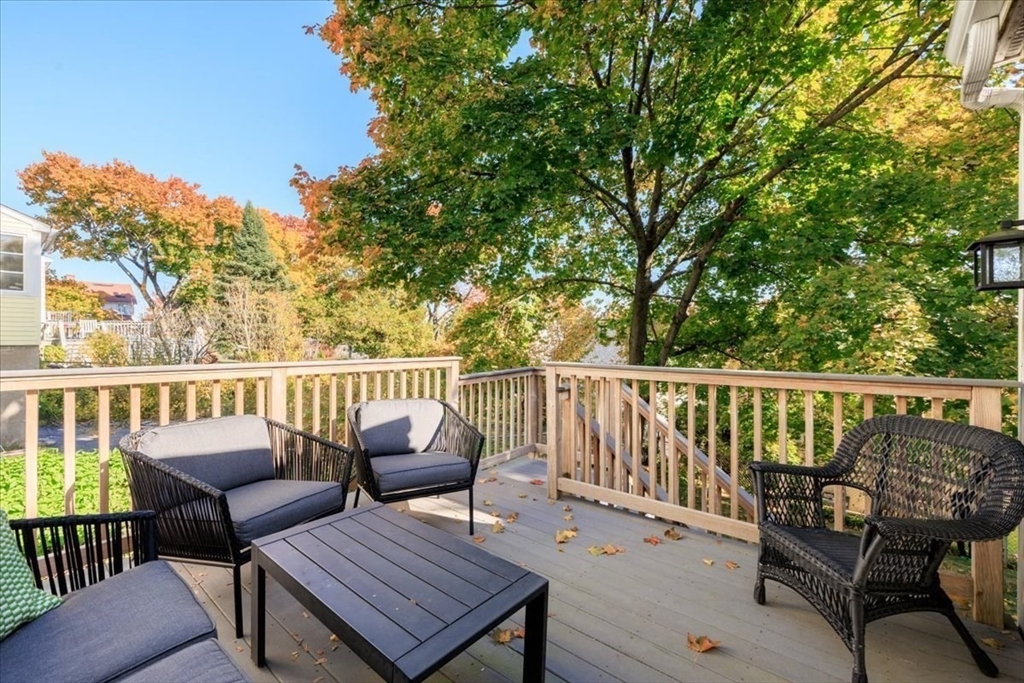 40 Chisholm Rd