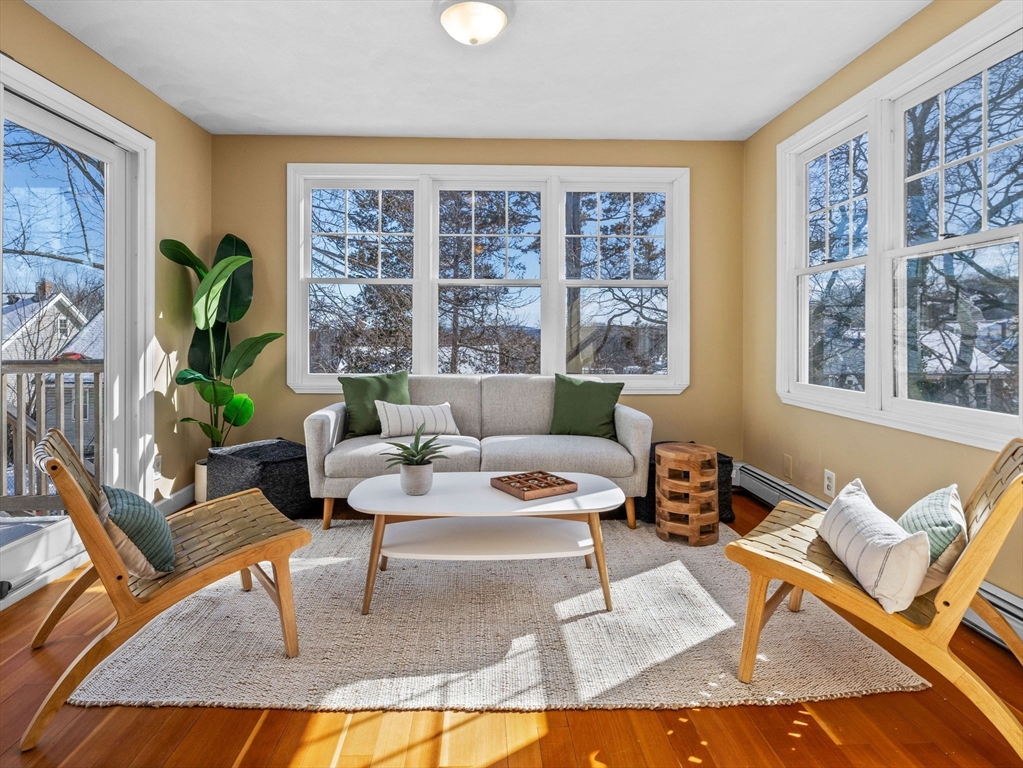 40 Chisholm Rd