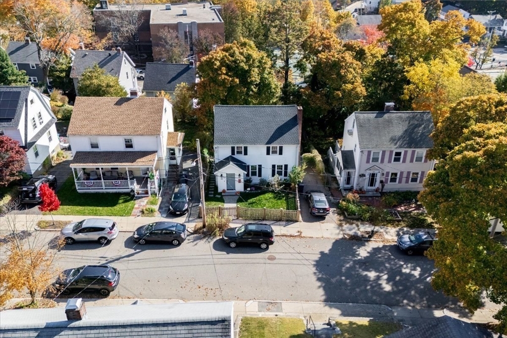 40 Chisholm Rd