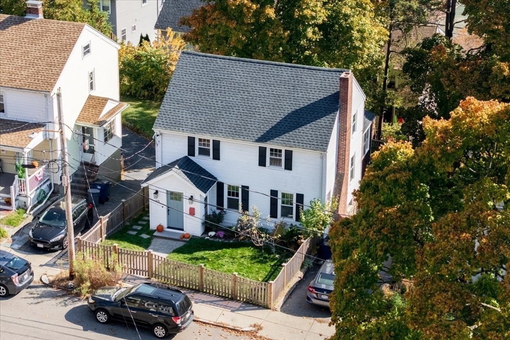 40 Chisholm Rd