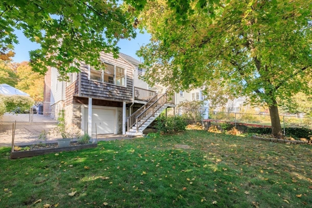 40 Chisholm Rd