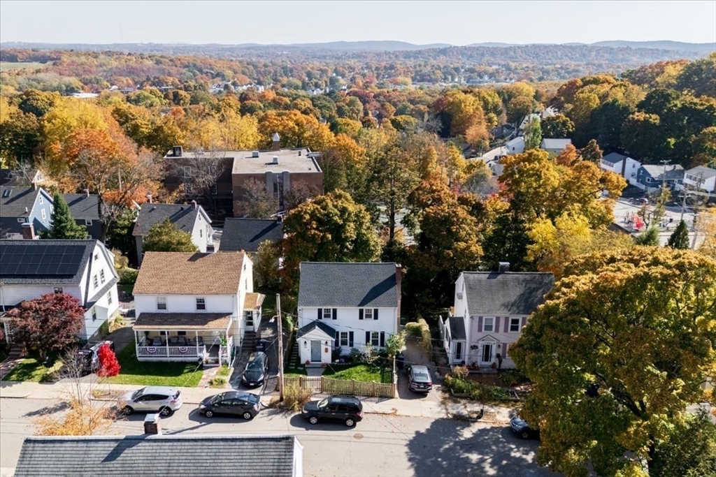 40 Chisholm Rd