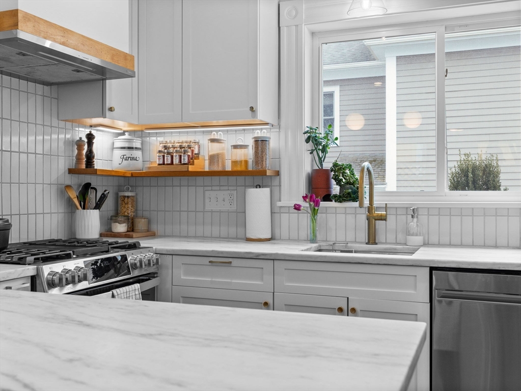 14-16 Evergreen St # 1