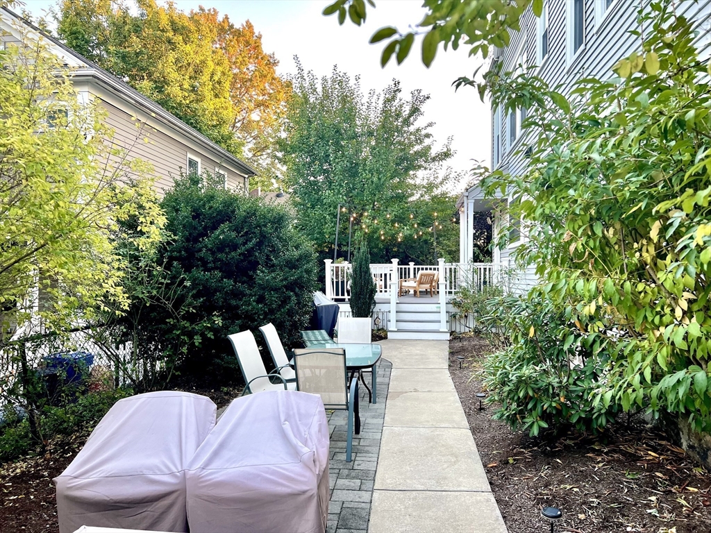 14-16 Evergreen St # 1