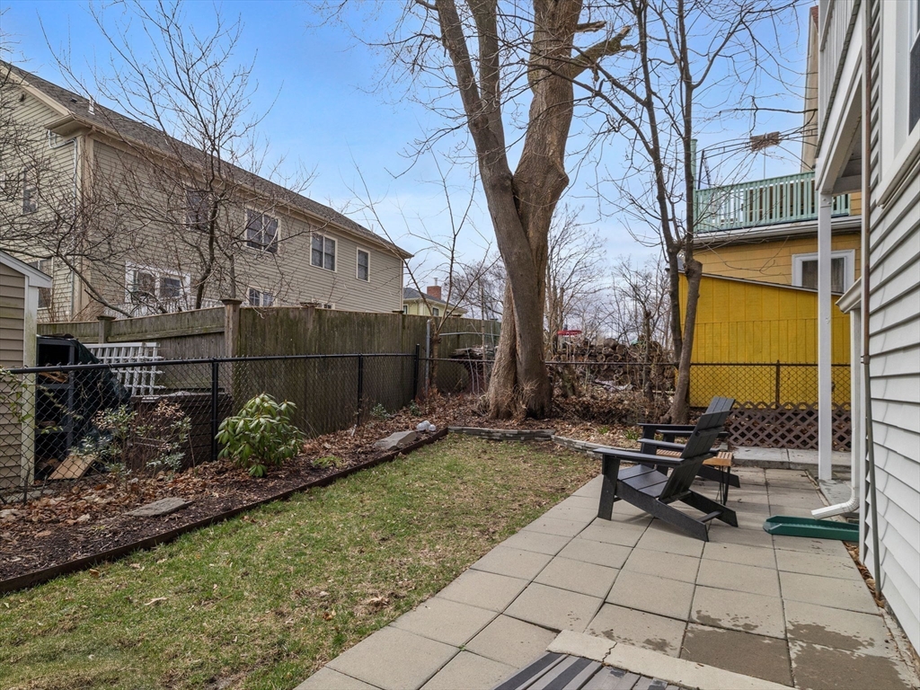 14-16 Evergreen St # 1