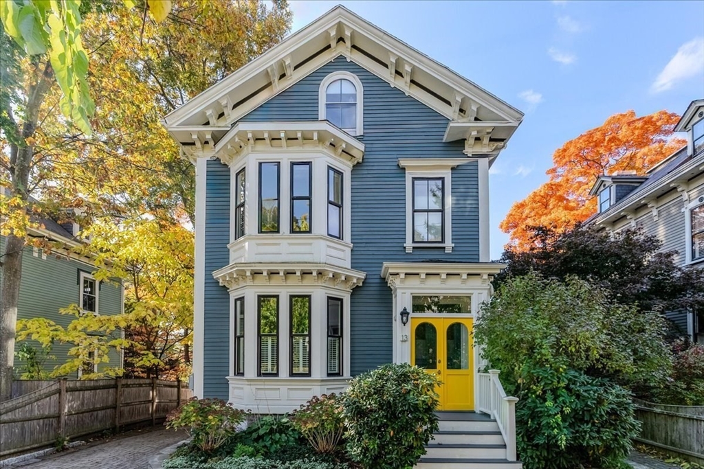 13 Bishop Street