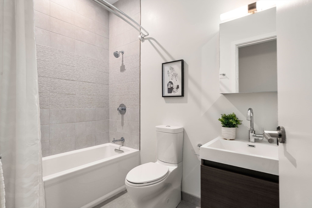 165 Hyde Park Ave # 2