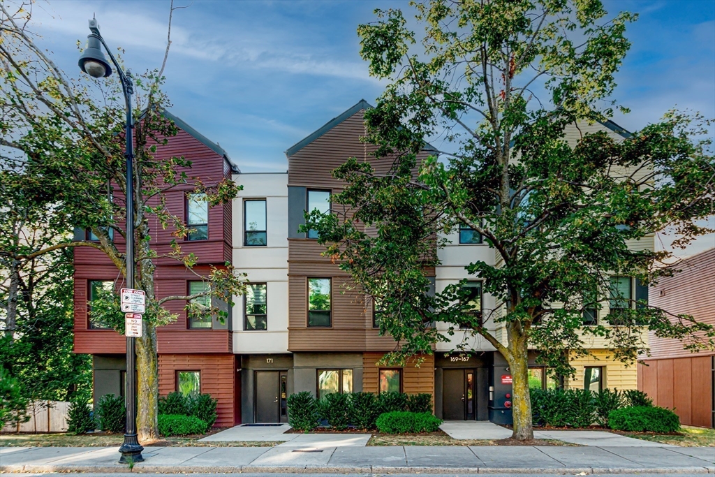 165 Hyde Park Ave # 2
