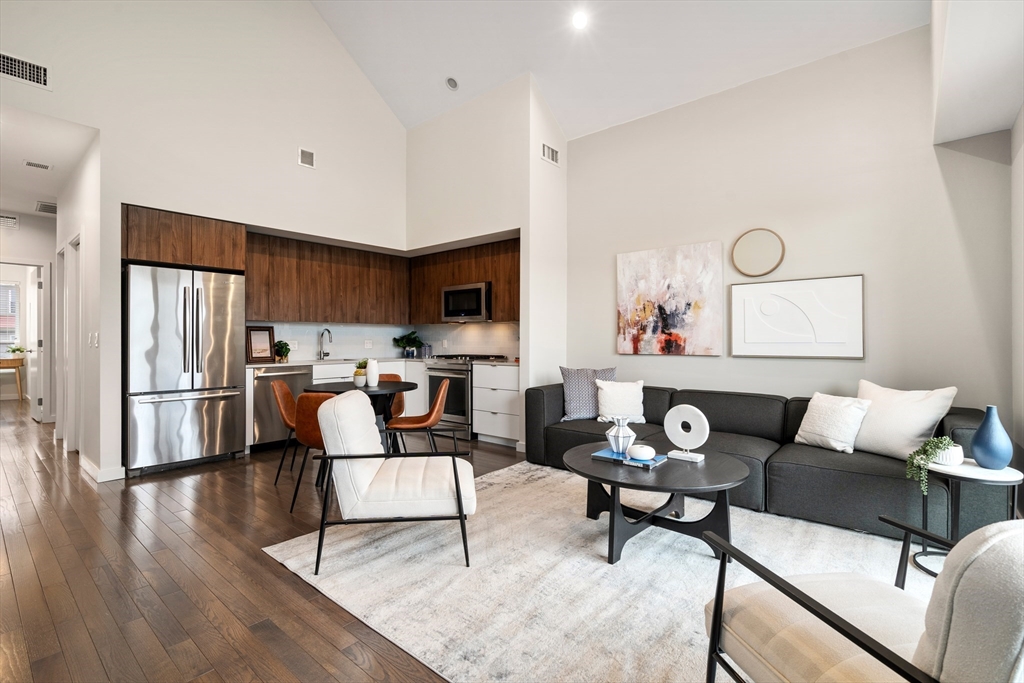 165 Hyde Park Ave # 2