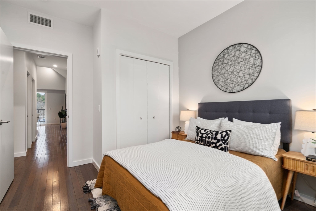 165 Hyde Park Ave # 2