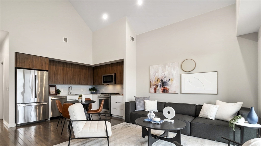 165 Hyde Park Ave # 2