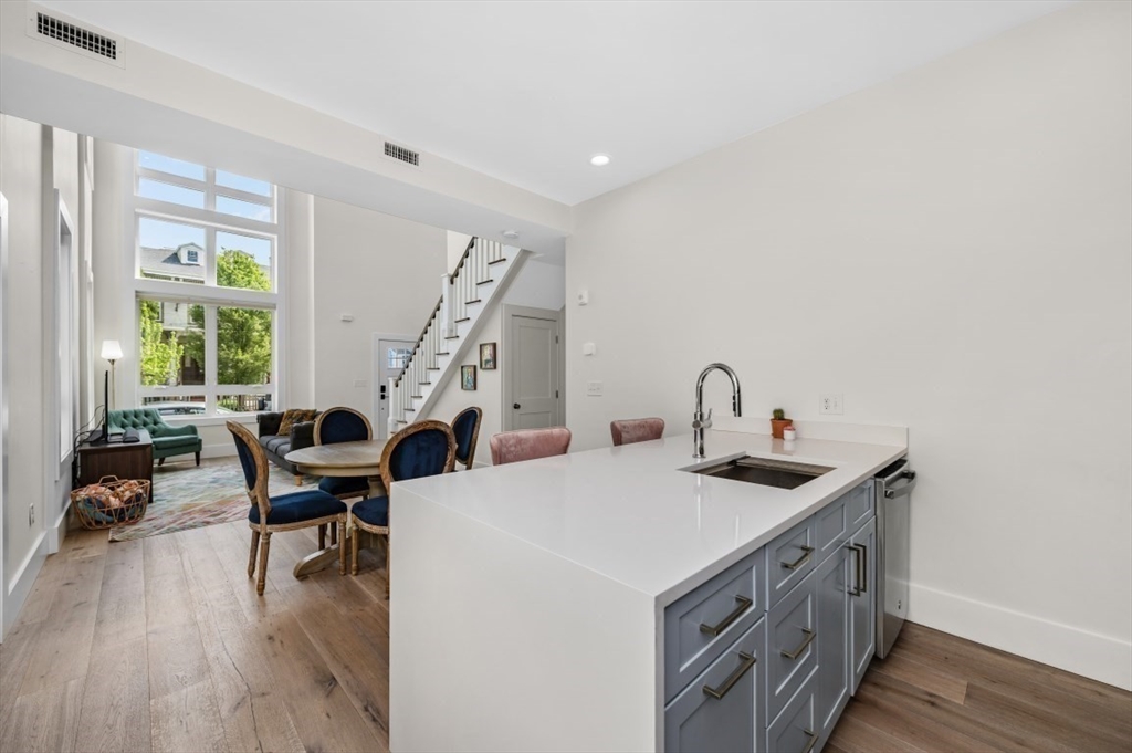 120 School St # 2