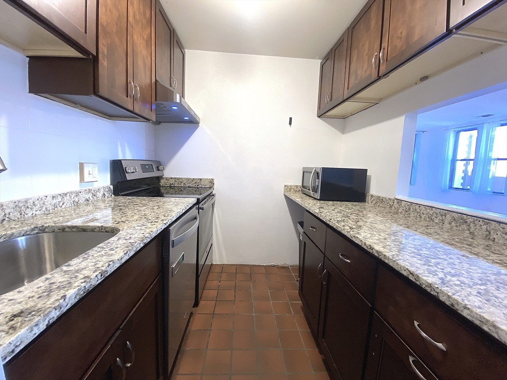 29 Brainerd Road # 202