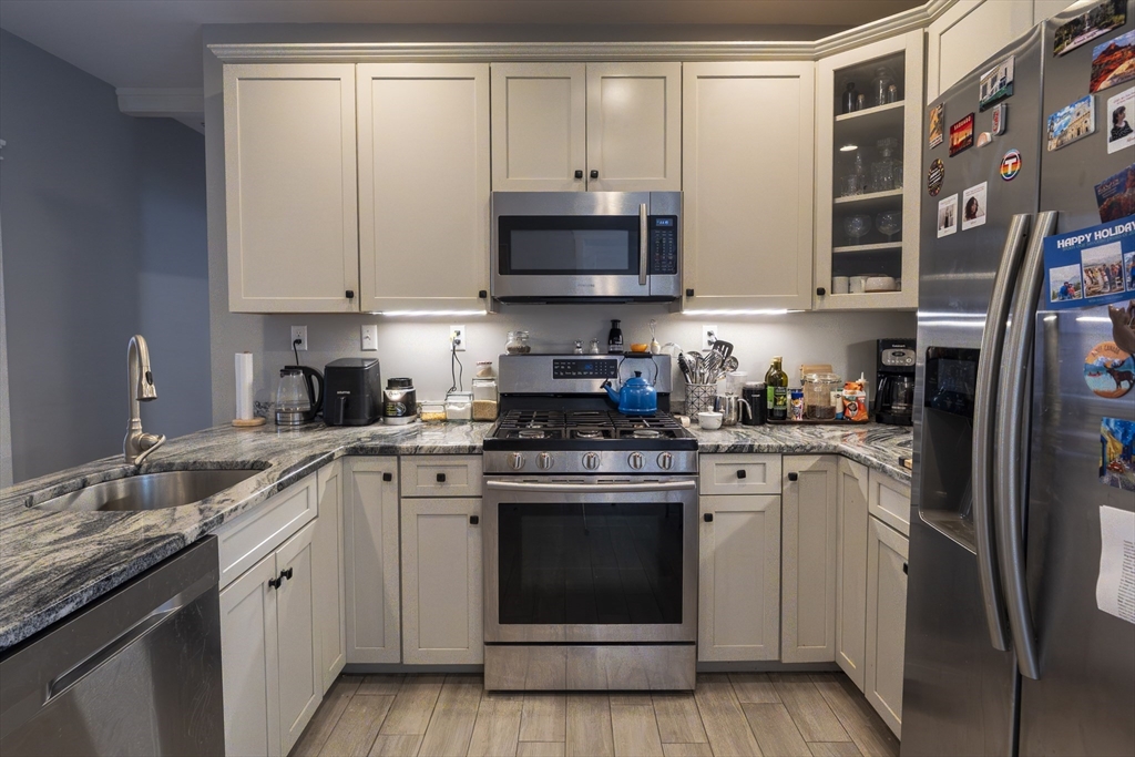 15 Castleton Street # 2