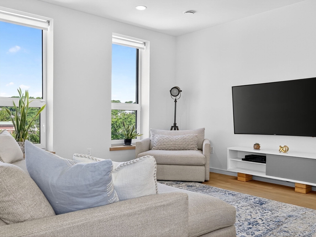 78 Fort Ave # 78
