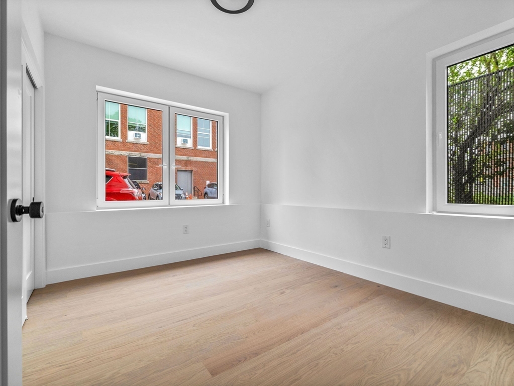 27 Dixwell St # 1